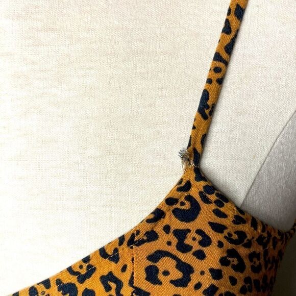 🌷H&M🌷CUTE Button Up Leopard Dress     - Picture 9 of 9